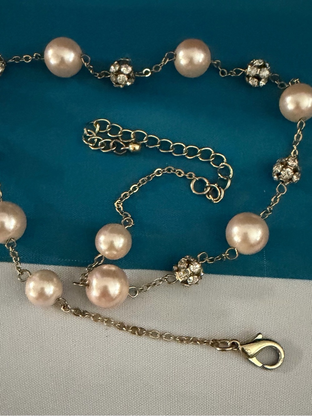 Classic Pink Pearl and Crystal Chain Necklace - Unbranded - Picture 3 of 4